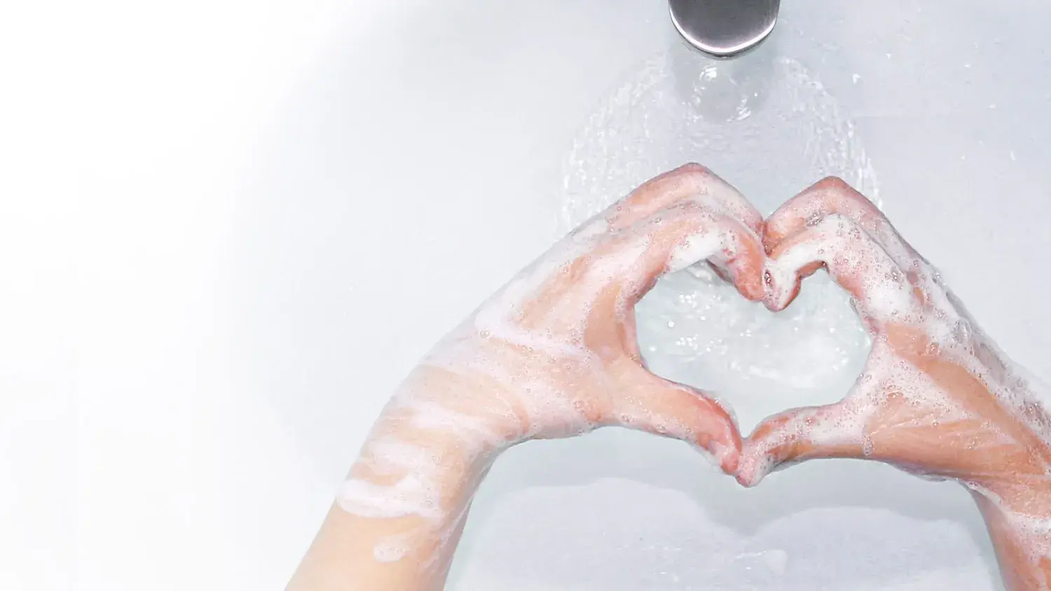 CWS-Keyvisual-Hero-Image-Heart-Handwashing