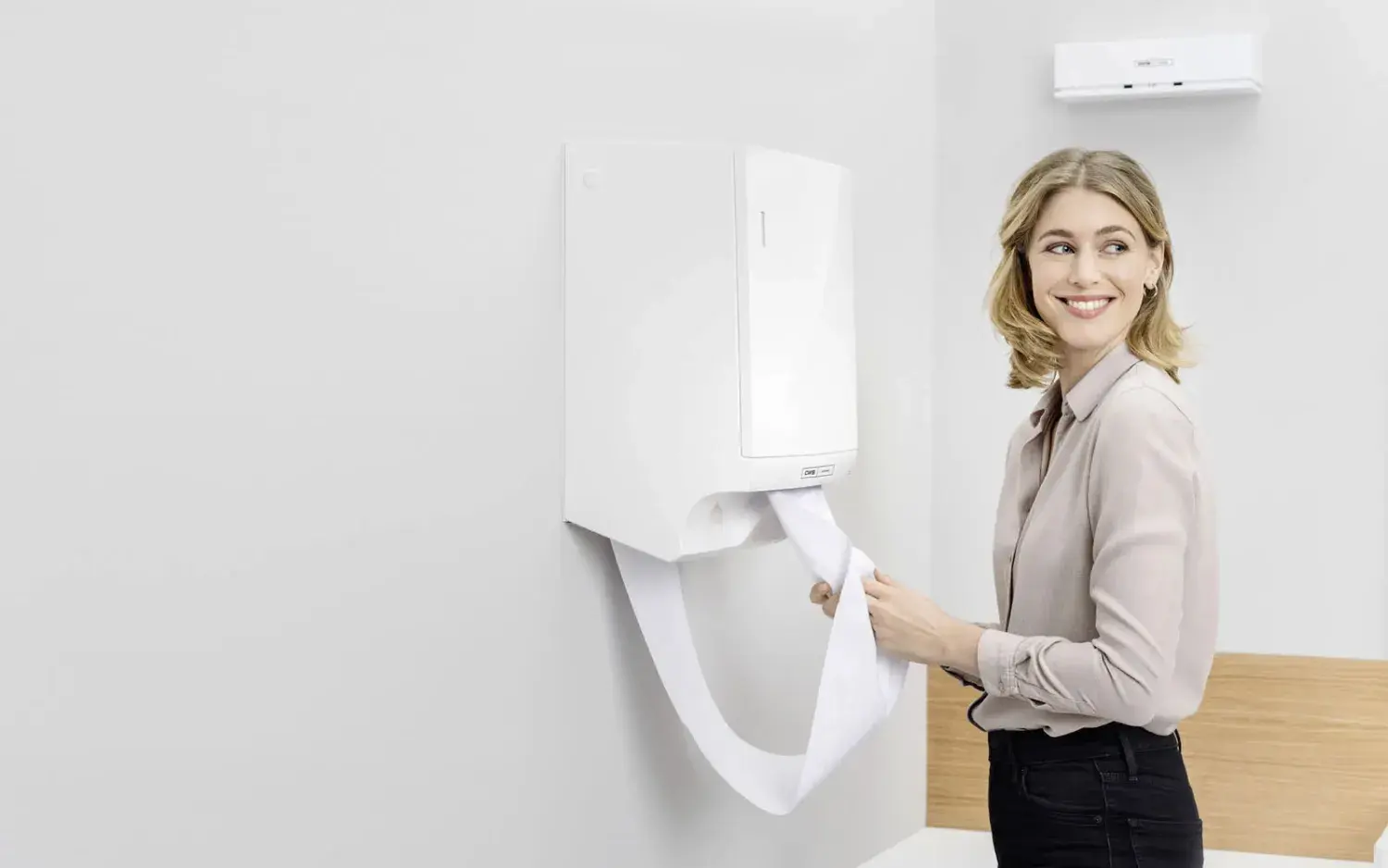 Handdoekautomaat met katoen of papier