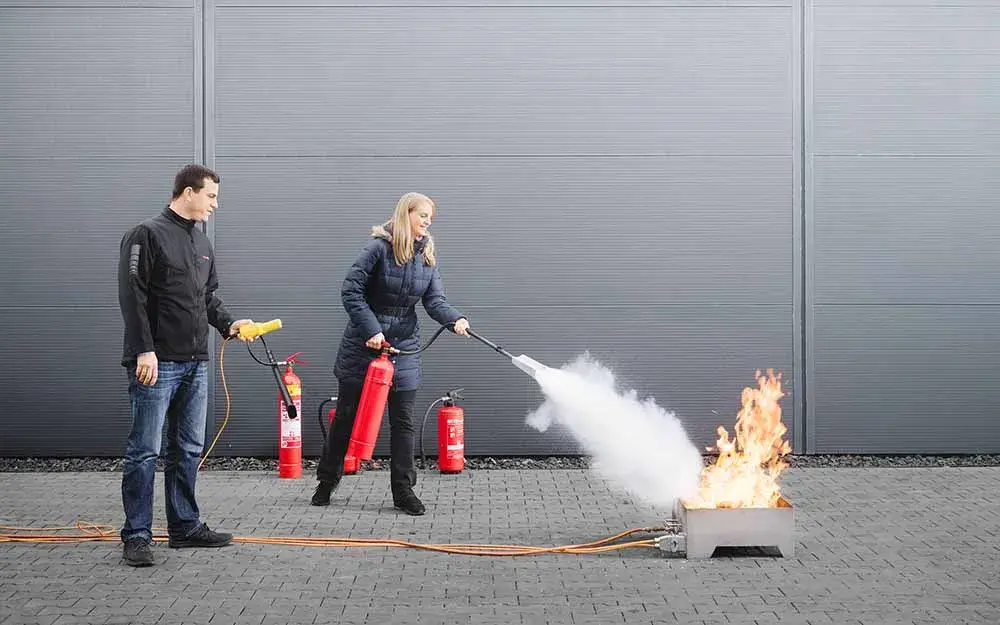 Brandschutztraining vor Ort-CWS Fire Safety