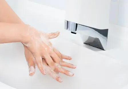Hygienic handwashing with CWS Smart Wash Plus