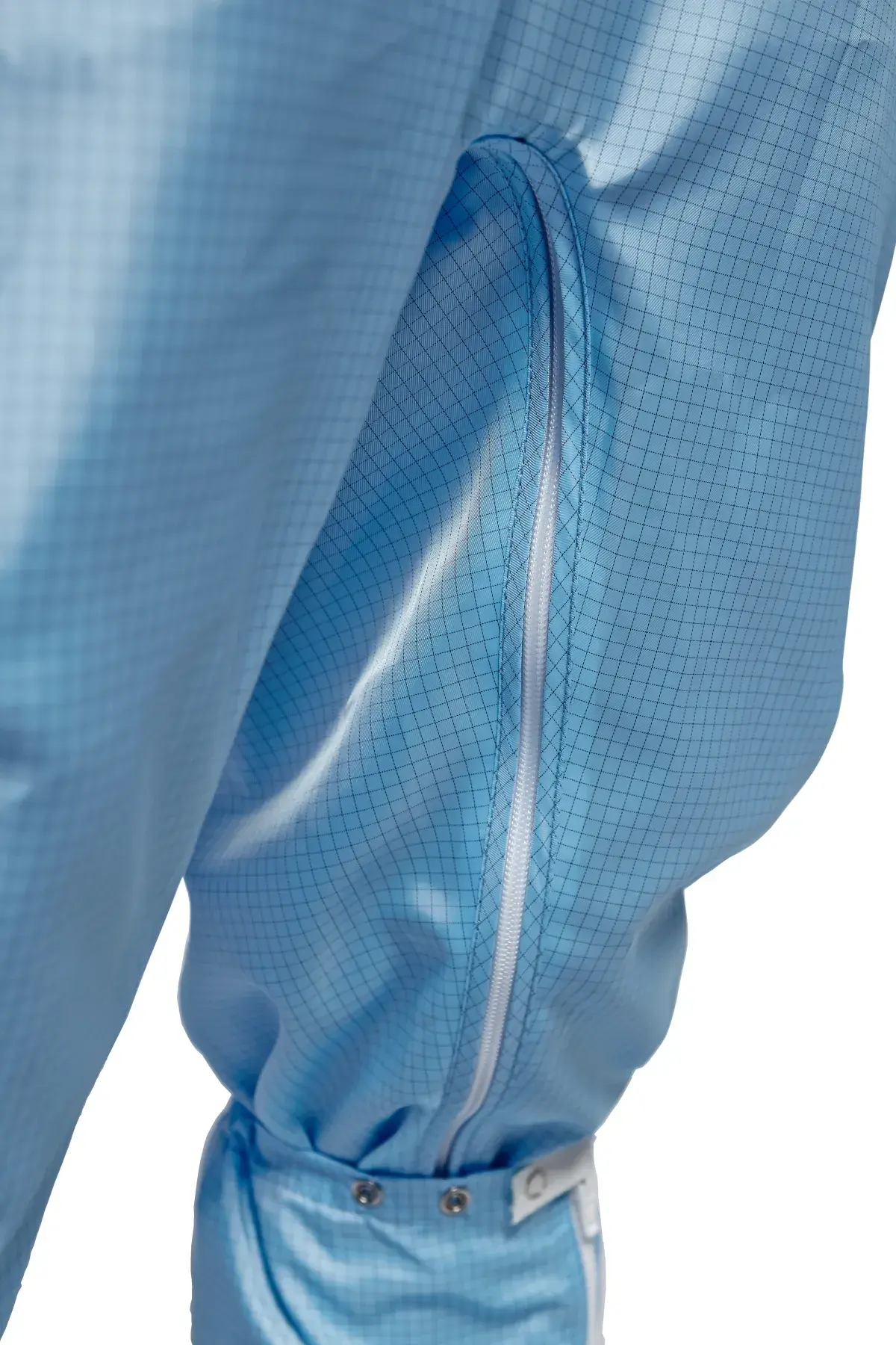 CR-coverall-zipper between legs