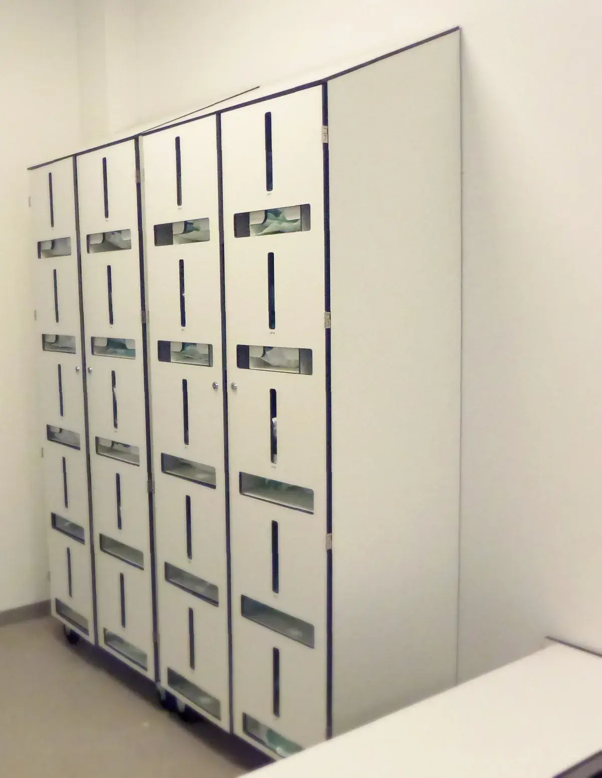 CR-FIFO locker