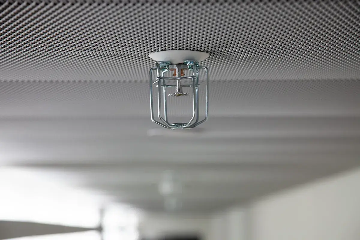 6er Pack Feuersprinklerköpfe, 68-Grad Pendeltyp, automatischer Sprinkler mit schneller Reaktion für wirksamen Brandschutz und Schutz schwerer