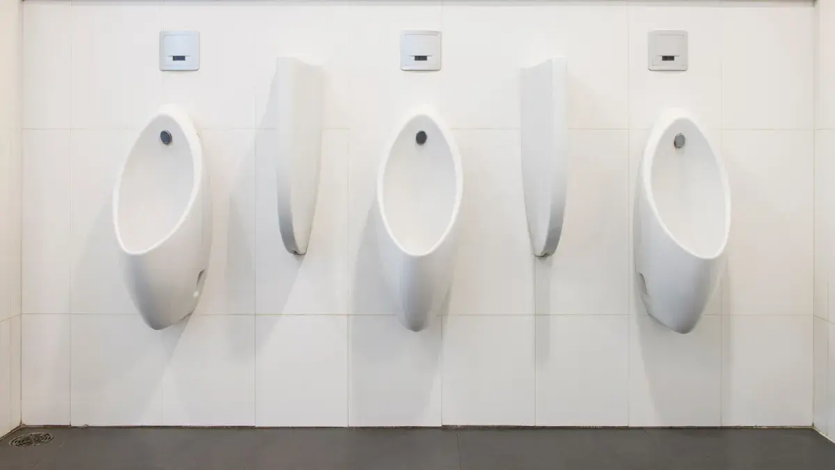 Improve the experience in urinoirs by using urinal pads